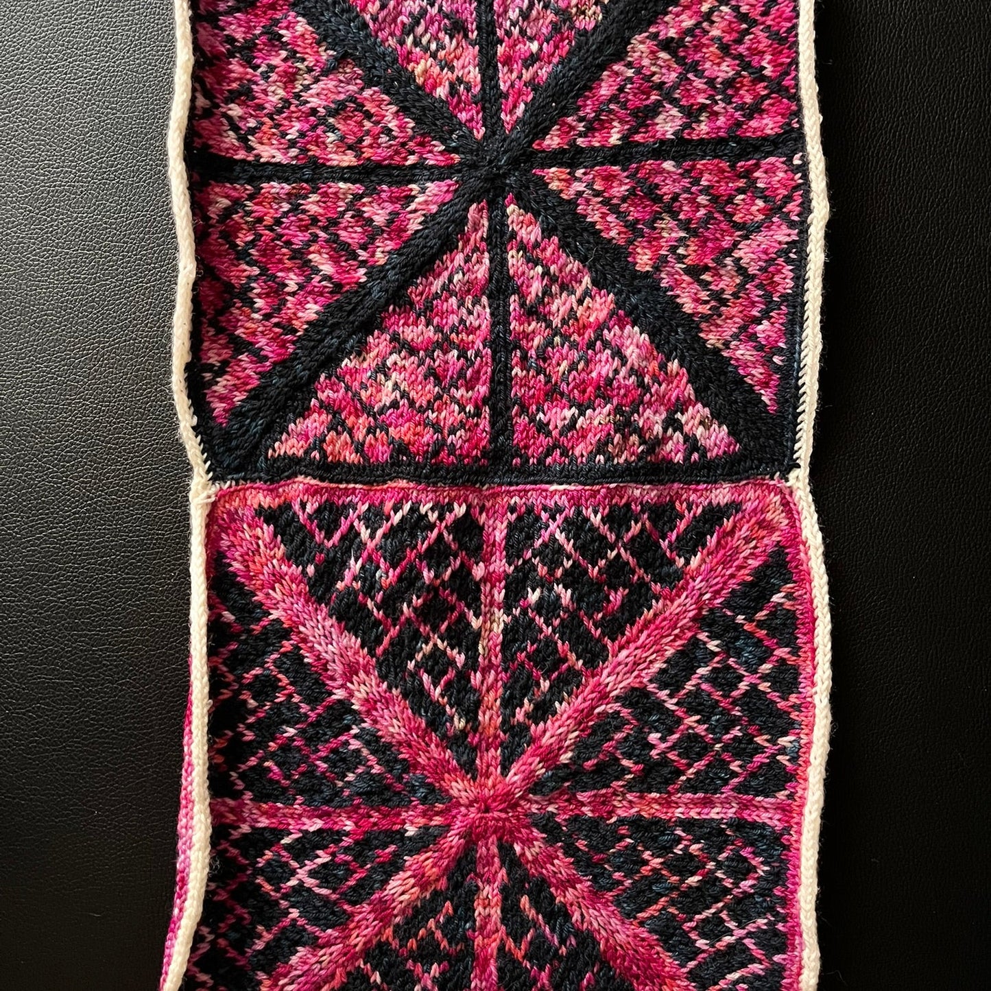 Glóð (Ember) Blanket