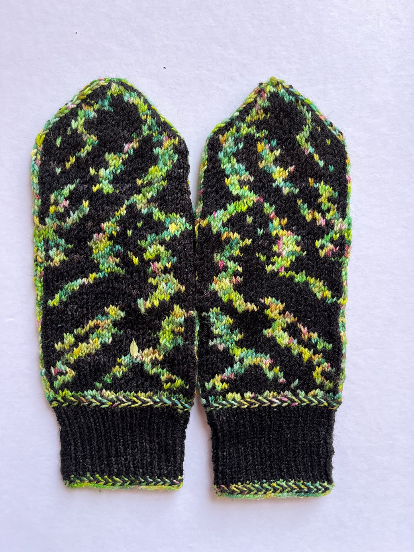 Northern lights, hat and mittens - patterns