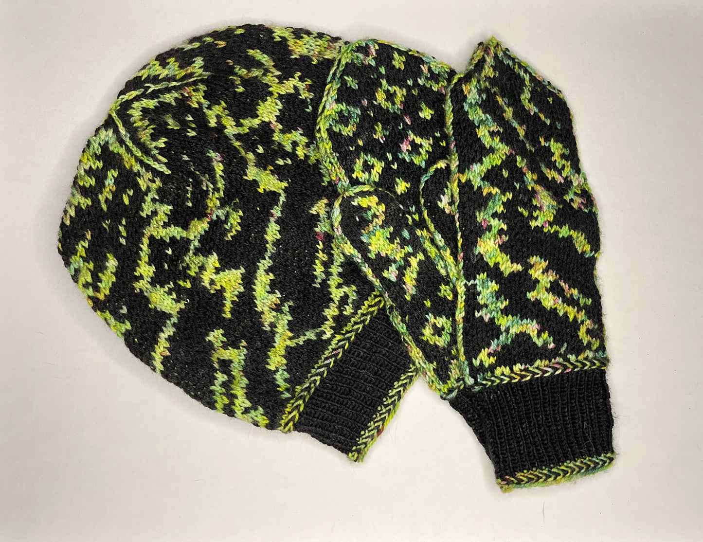 Northern lights, hat and mittens - patterns